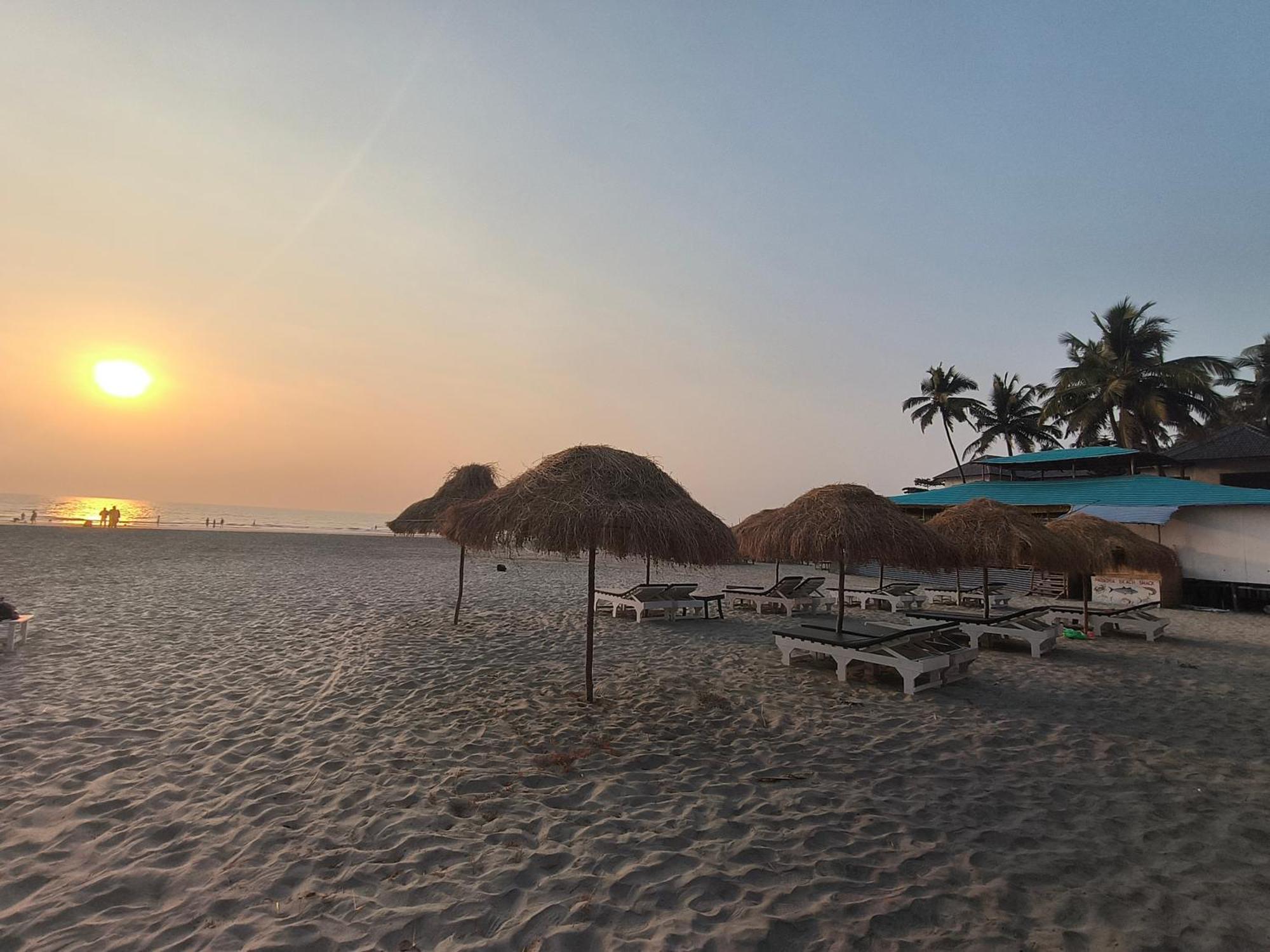 Aqua Beach Stays Ashwem Mandrem Exterior foto