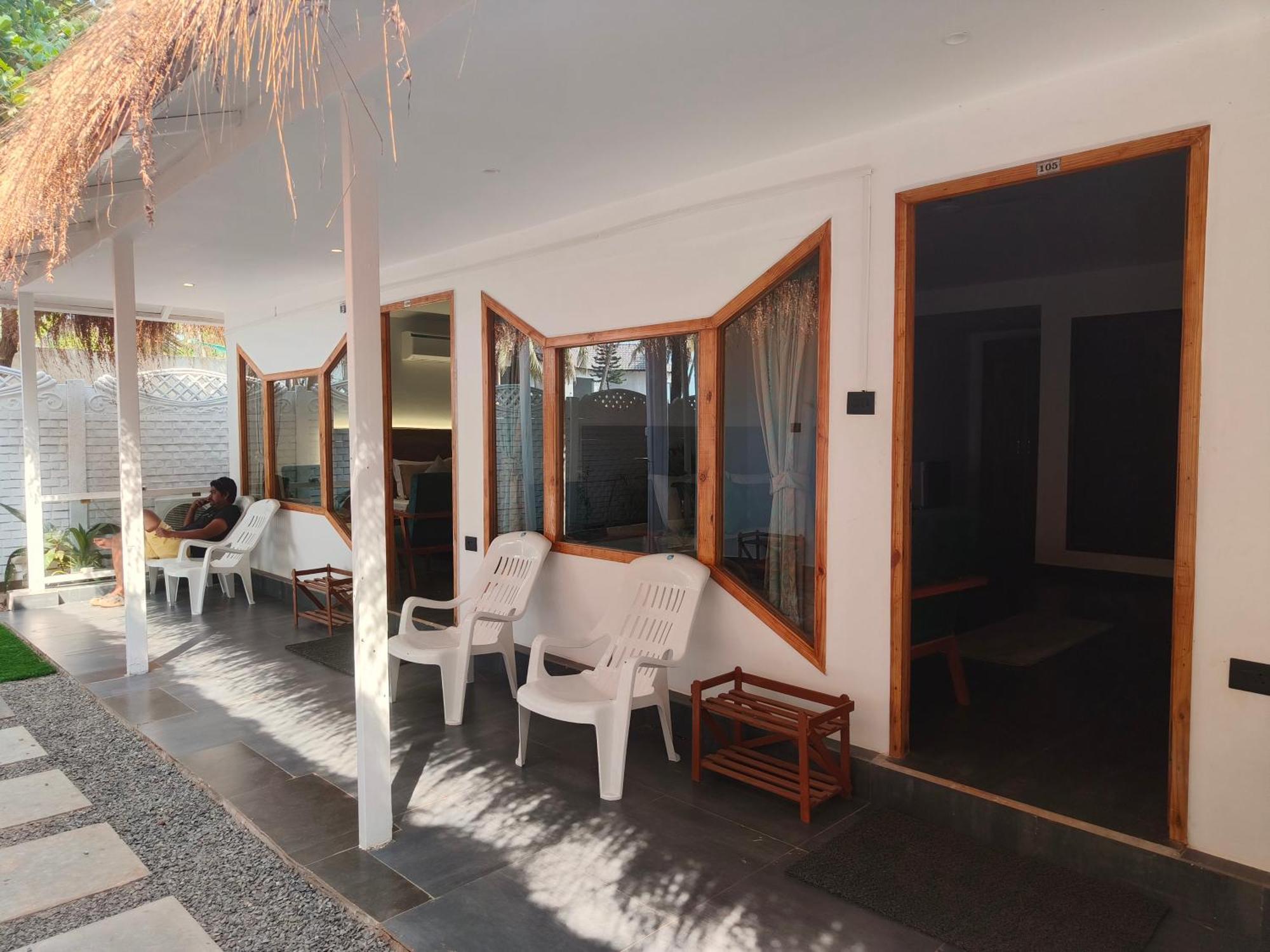 Aqua Beach Stays Ashwem Mandrem Exterior foto