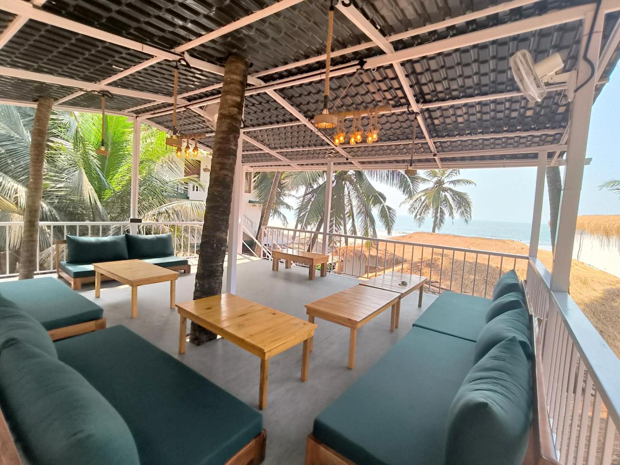 Aqua Beach Stays Ashwem Mandrem Exterior foto